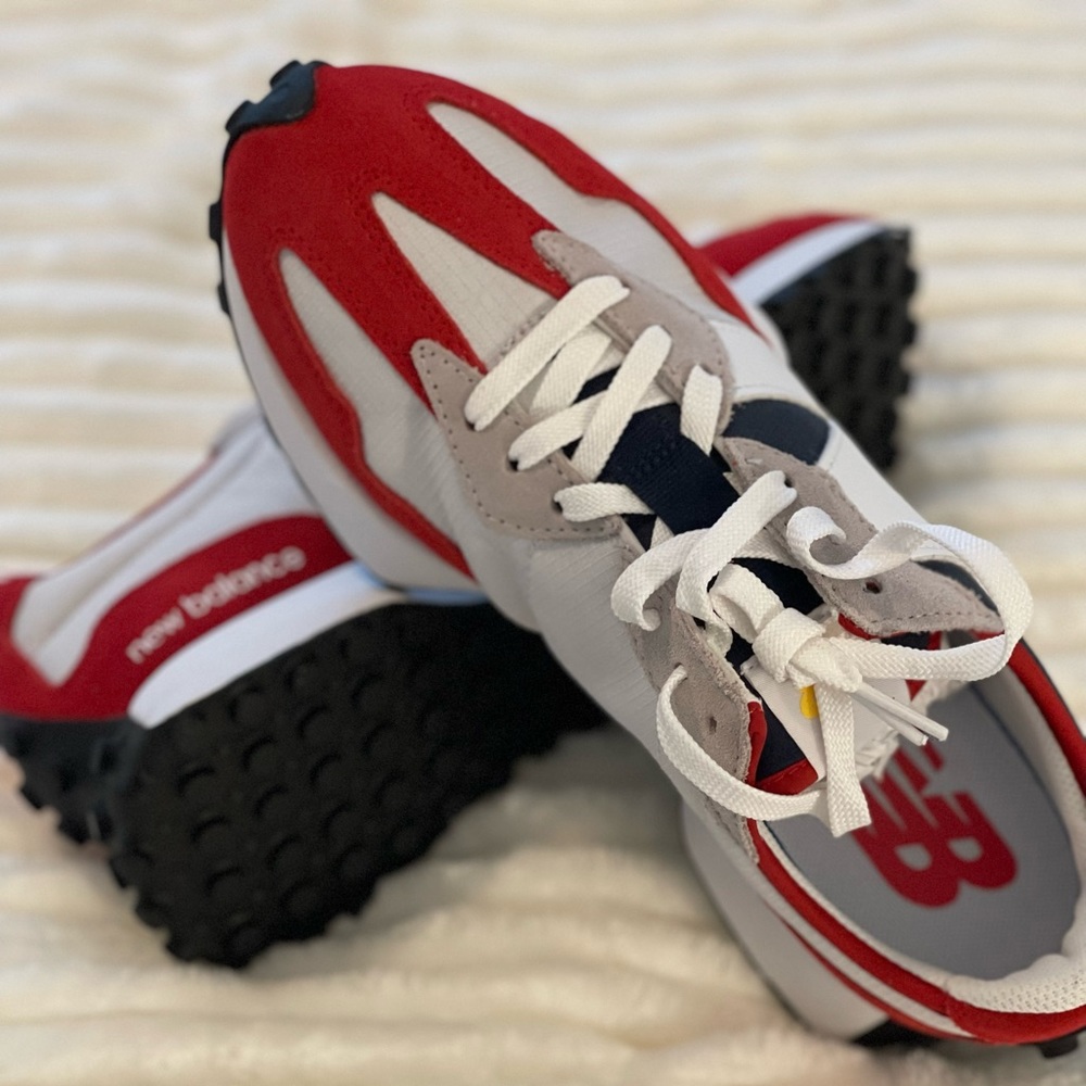 New Balance 327 - NEW, NEVER WORN, size 8.5, red, blue and white